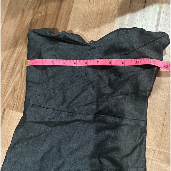 Gorgeous cocktail dress. Perfect for a night out in Vegas. - Picture 2 of 7